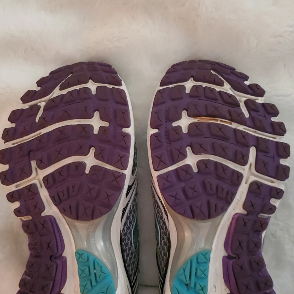 EUC Brooks GHOST running shoes Sz 6 Euro 6.5 - Picture 6 of 9